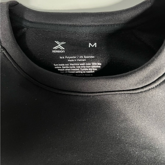 Xersion sweatshirt with kangaroo front pocket. - Picture 3 of 6